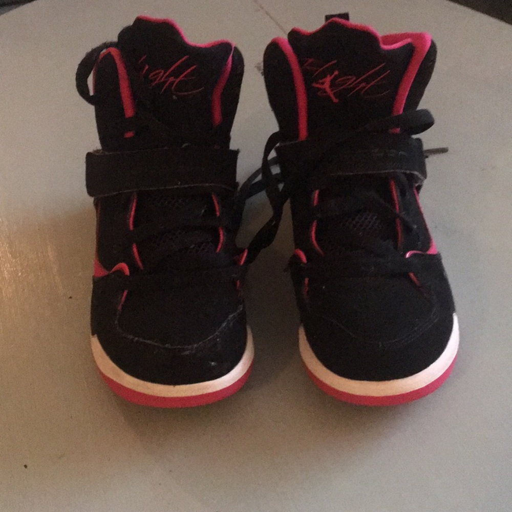 Youth size 3 Jordan’s, gently used - Picture 2 of 5